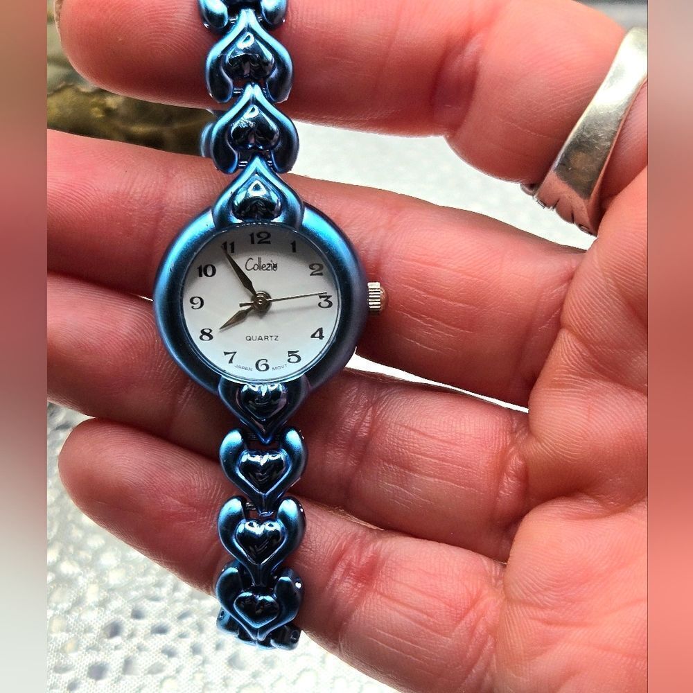 "5/$40" Womens/Girls Sz Small Collezio Blue Heart Bracelet Watch